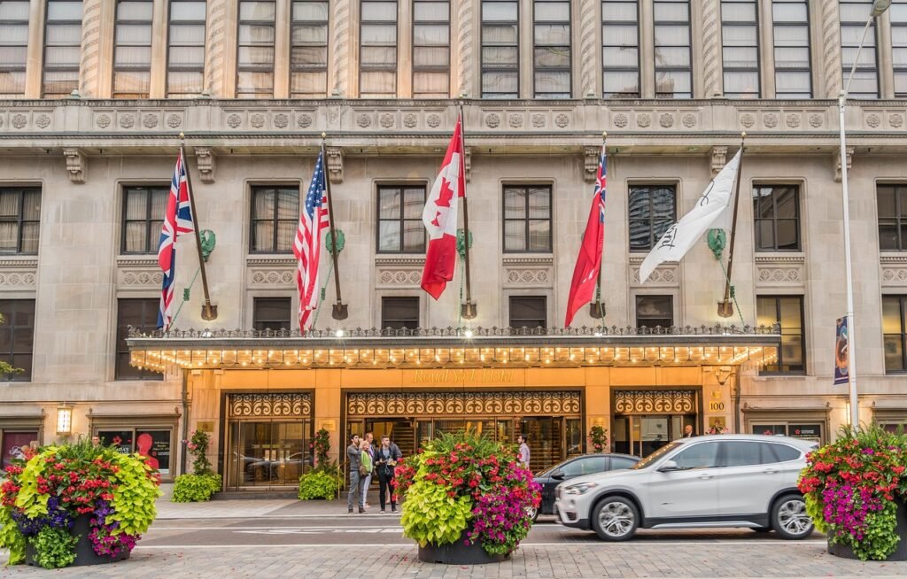 g69656a264508b34c2867077243958fdc415553aacb375b75182eb0ceecdb368f81bb8416581506e4c72f9b407070431182a3cbdb97b2a2d1bd08a797e433a7b2_1280-1751849 toronto, canada, fairmont hotel, city, building, skyscraper, downtown, architecture, toronto, toronto, toronto, toronto, toronto, canada